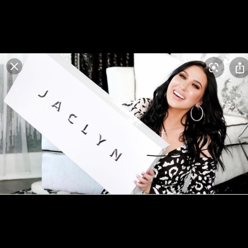 ISO Jaclyn Hill Cosmetics